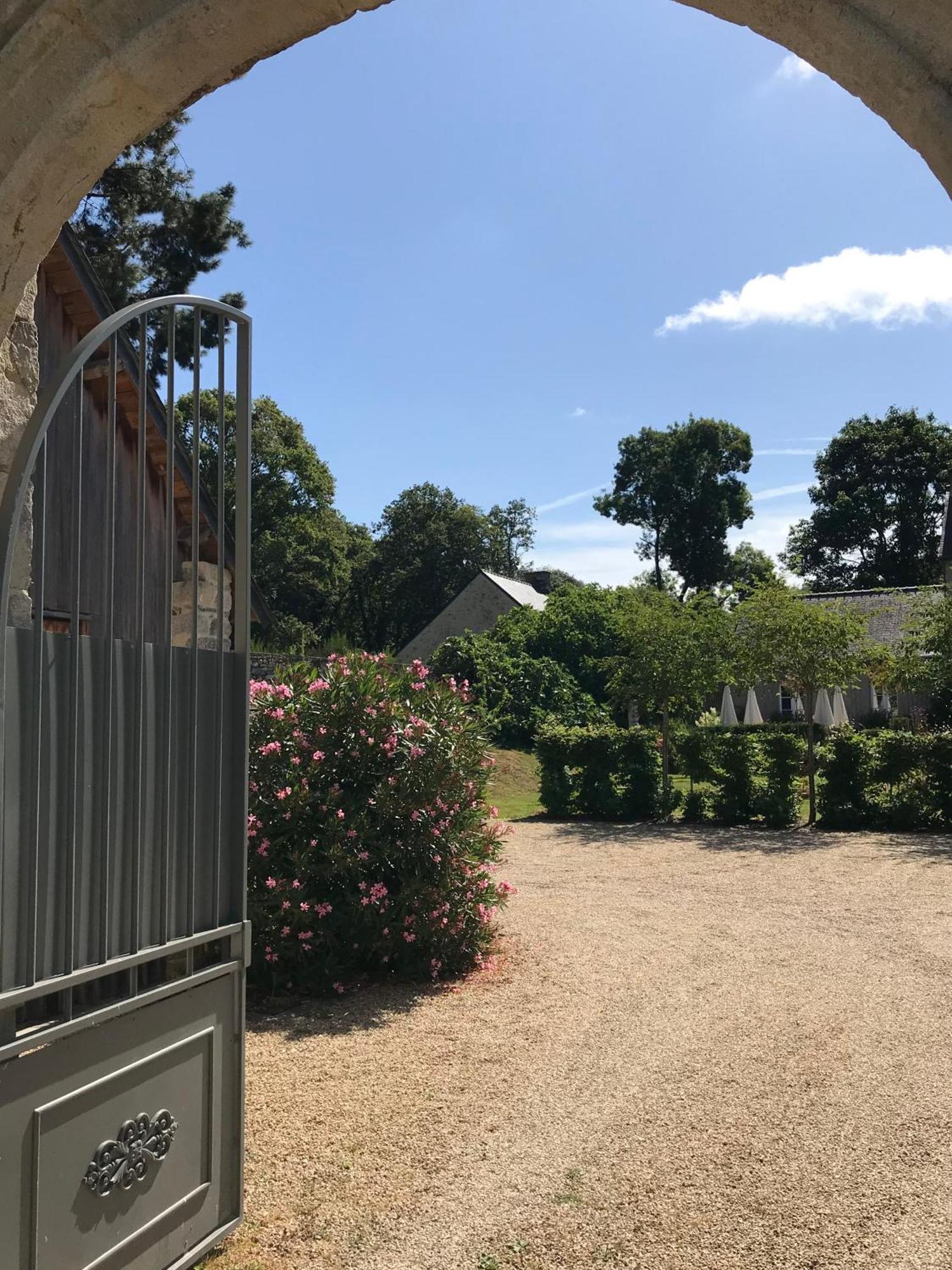 Manoir Saint-Andre,B&B De Charme Theix Exterior photo